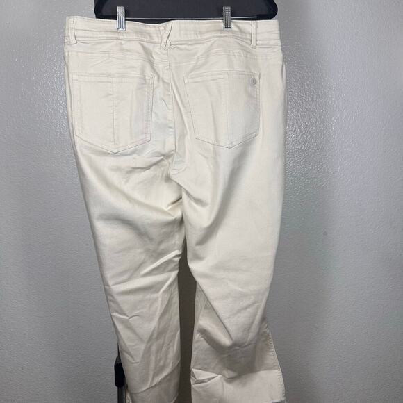 Democracy | Plus Size Women Pants in White size 20W - Picture 6 of 9